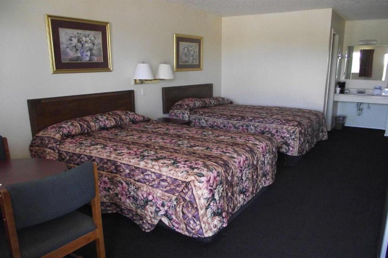 Glen Rose Inn & Suites Екстериор снимка