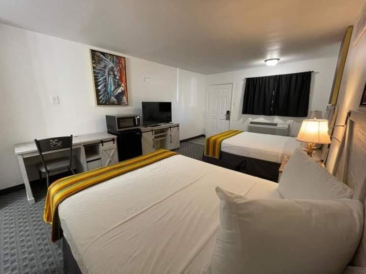 Glen Rose Inn & Suites Екстериор снимка