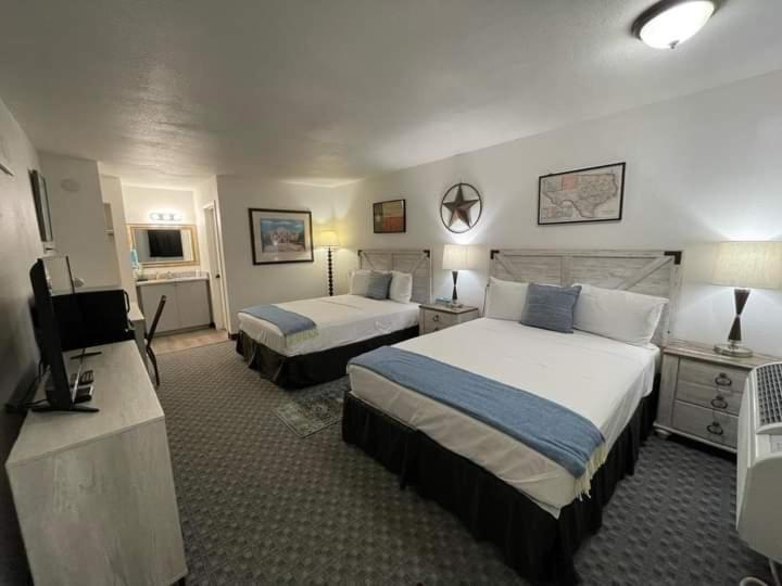 Glen Rose Inn & Suites Екстериор снимка