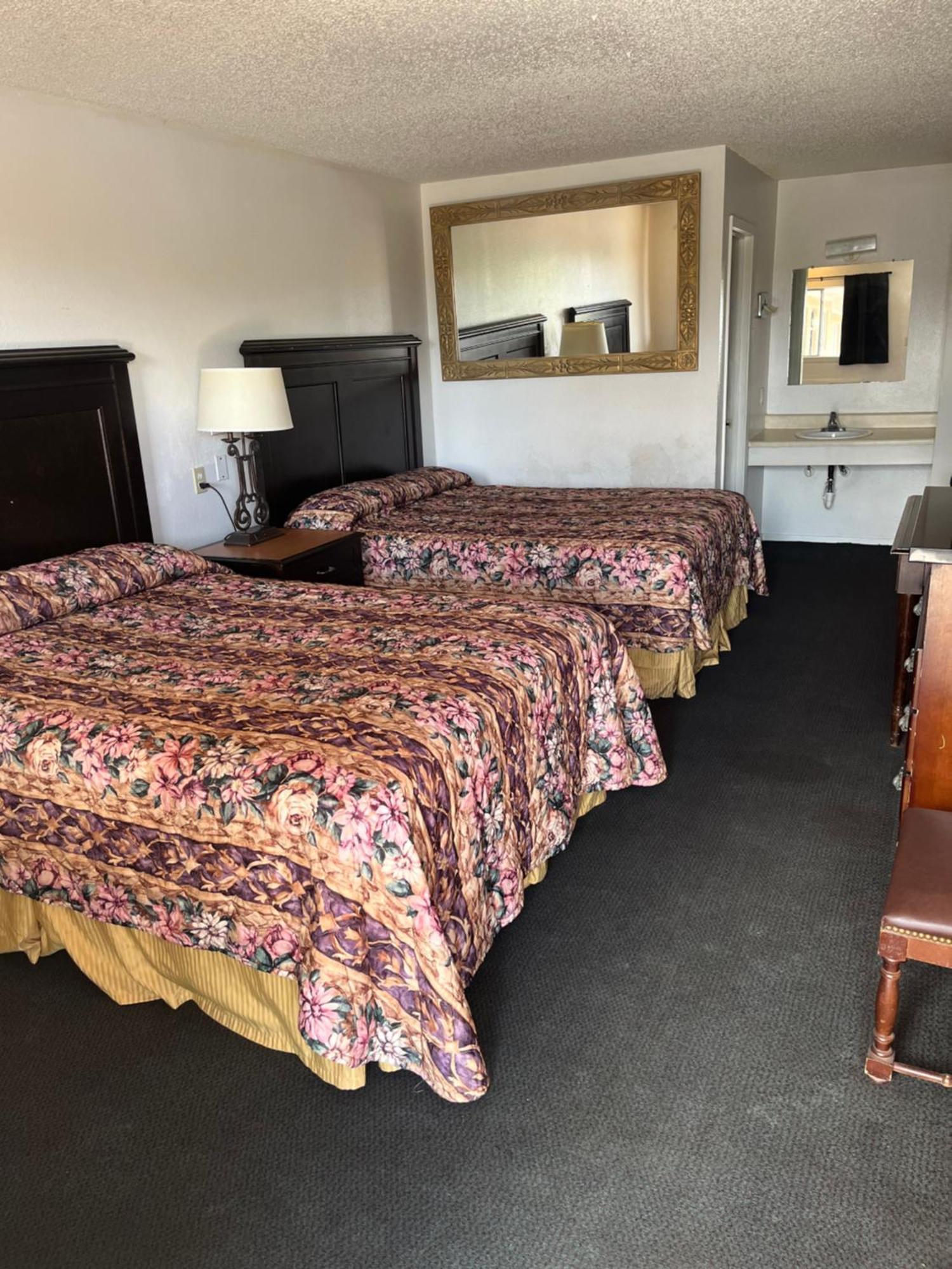 Glen Rose Inn & Suites Екстериор снимка