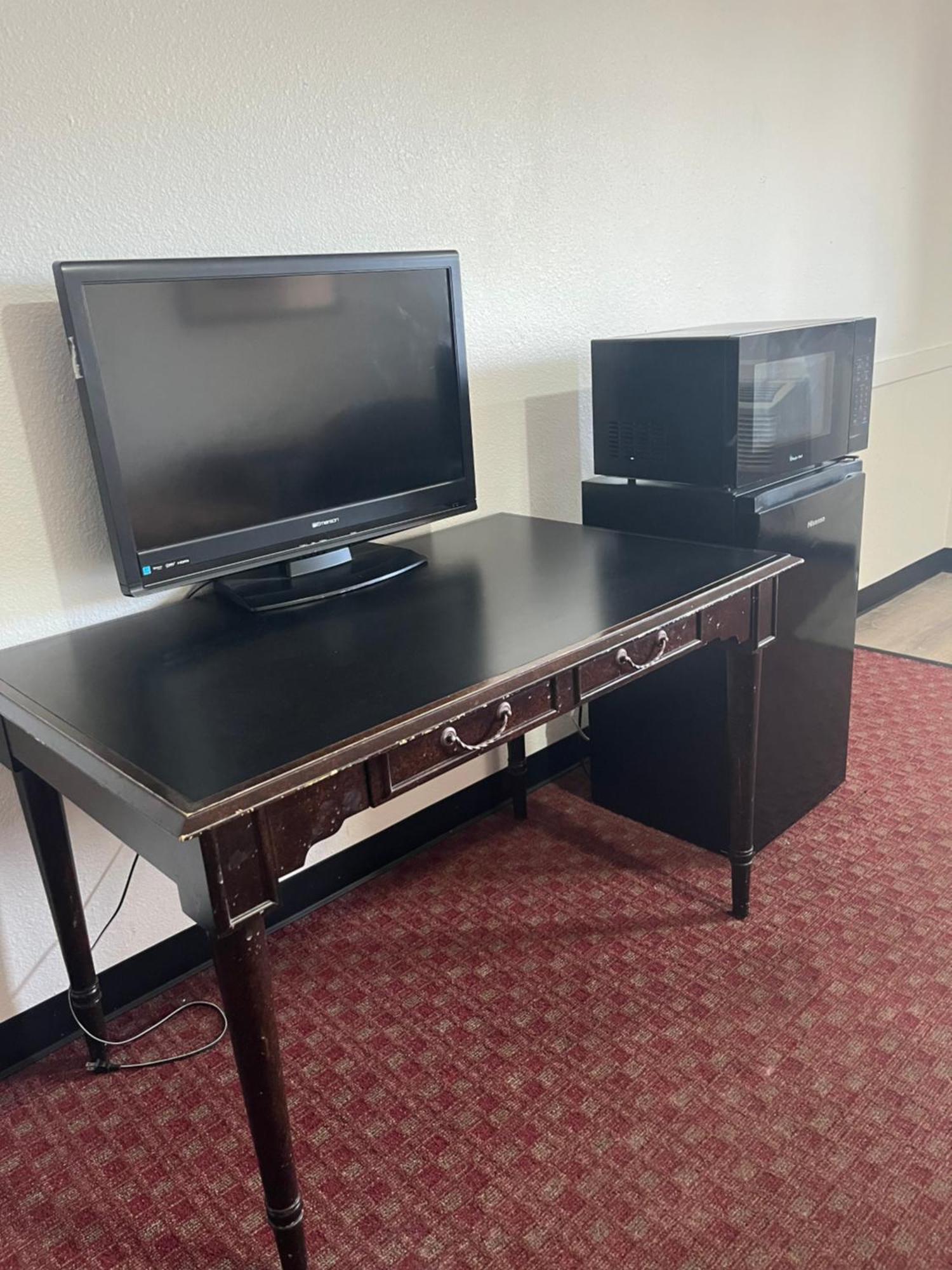 Glen Rose Inn & Suites Стая снимка