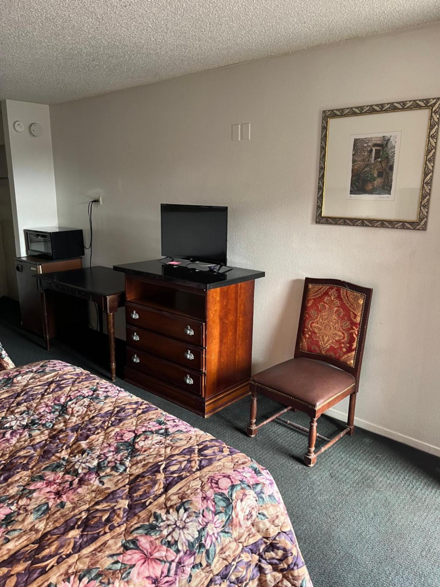 Glen Rose Inn & Suites Екстериор снимка